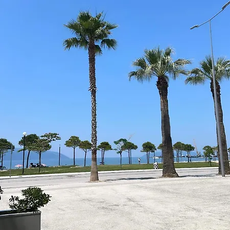 Lungomare Apartment Daire *