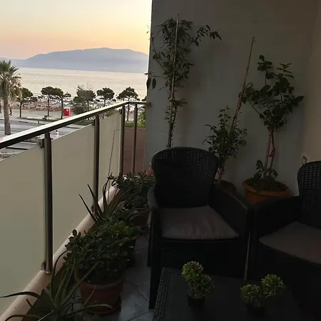 Daire Lungomare Apartment Avlonya